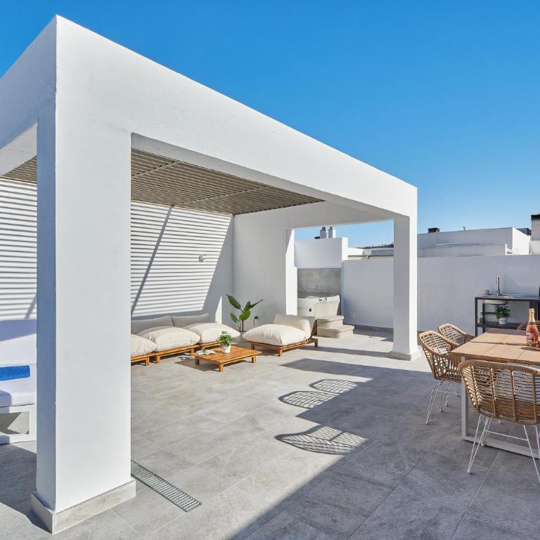 Vitania I Resort Penthouse with Jacuzzi - Two-Bedroom Apartment with Balcony and Terrace - 14