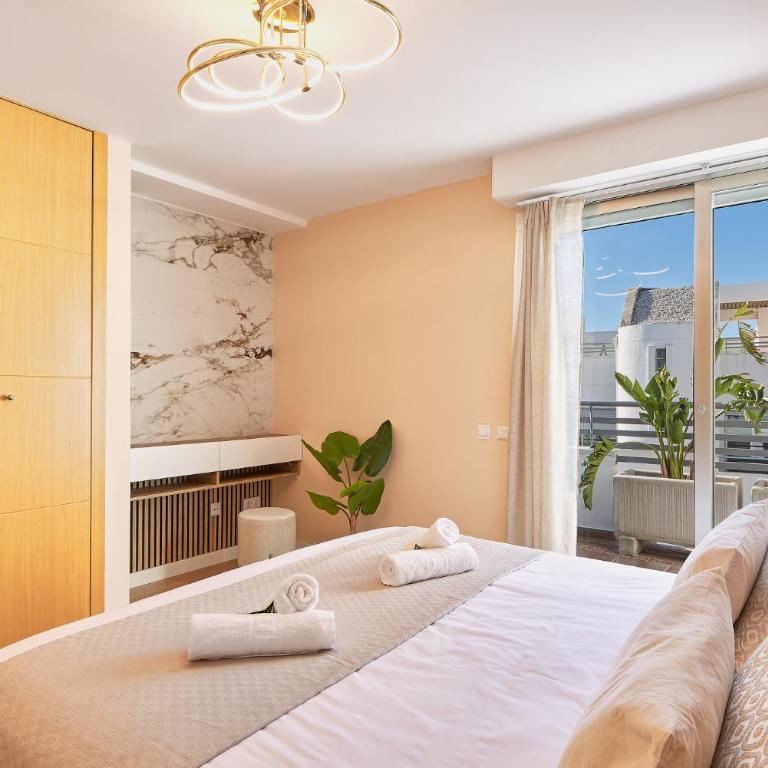 Vitania I Resort Penthouse with Jacuzzi - Two-Bedroom Apartment with Balcony and Terrace - 17