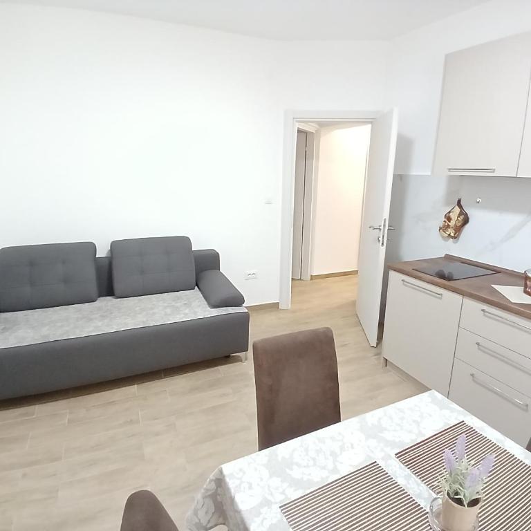 Apartments Tiha noć Kotor - One-Bedroom Apartment with Garden View - 4