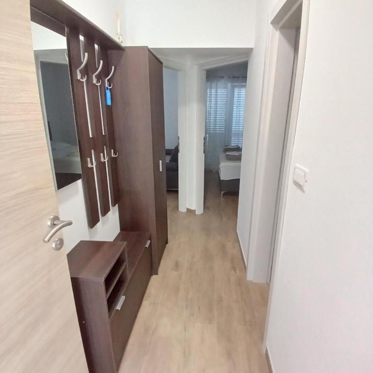 Apartments Tiha noć Kotor - One-Bedroom Apartment with Garden View - 1
