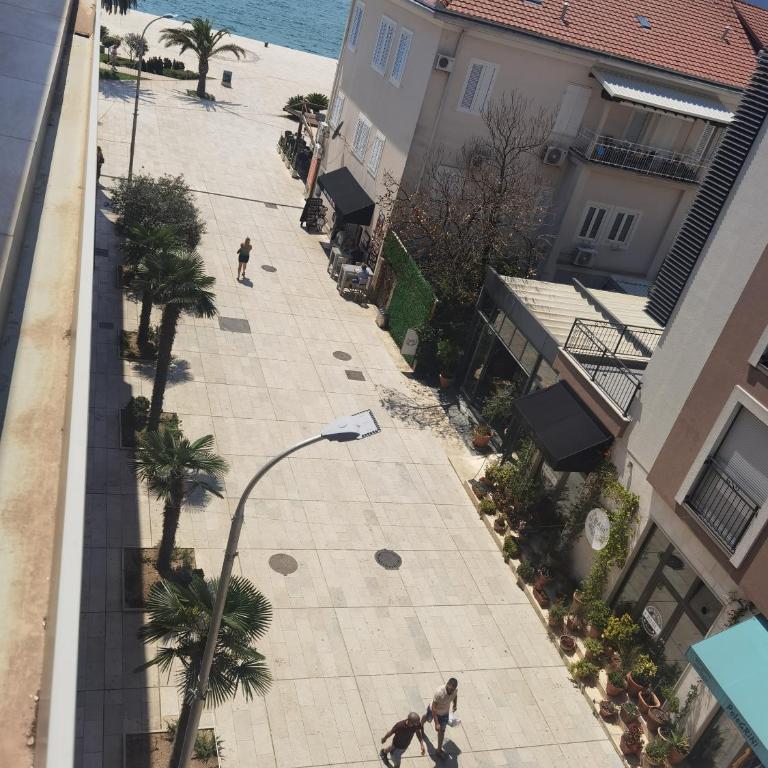 Venima luxury Seaview Pine Apartment - Two-Bedroom Apartment with Sea View - 35