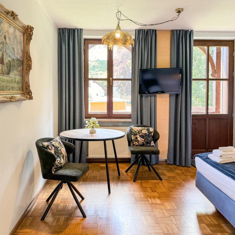 Villa Fantasia Budget Boutique Hotel - Fünfbettzimmer mit zwei Schlafzimmern - 4
