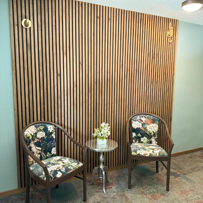 Villa Fantasia Budget Boutique Hotel - Fünfbettzimmer mit zwei Schlafzimmern - 9