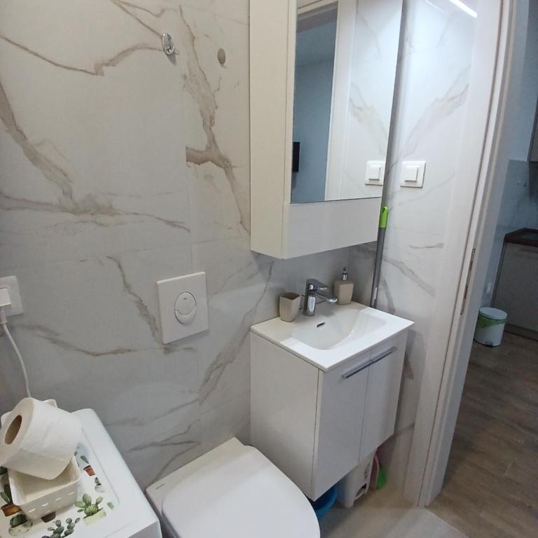 Apartments Tiha noć Kotor - One-Bedroom Apartment with Garden - 6
