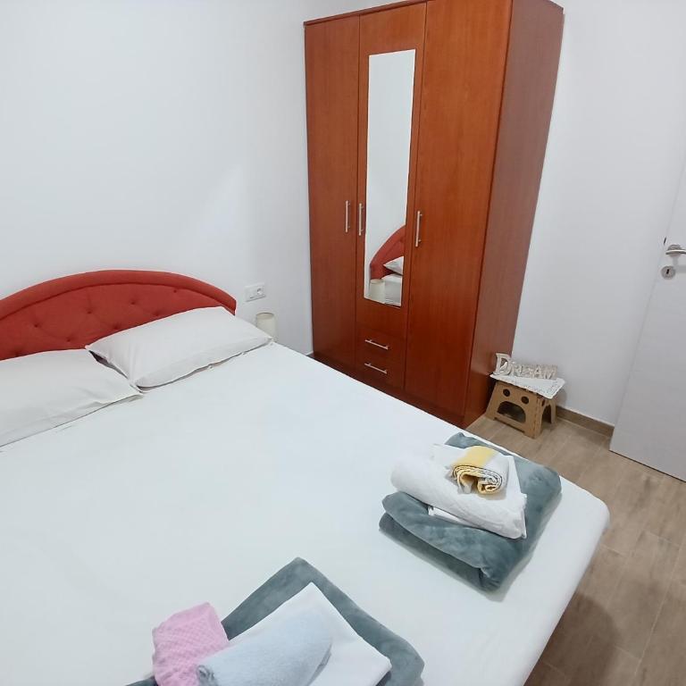 Apartments Tiha noć Kotor - One-Bedroom Apartment with Garden - 4