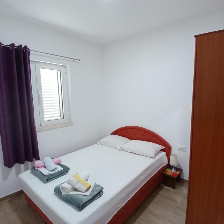 Apartments Tiha noć Kotor - One-Bedroom Apartment with Garden - 3