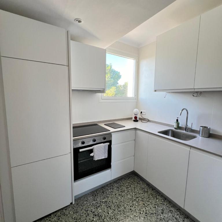 3 room apartment, 500m to beach, swimming pool, nice terrace - Three-Bedroom Apartment - 9
