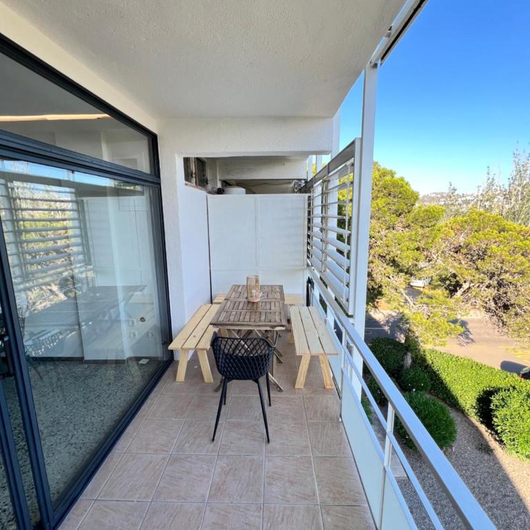 3 room apartment, 500m to beach, swimming pool, nice terrace - Three-Bedroom Apartment - 4