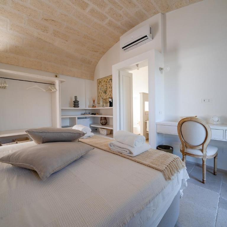Masseria Artemisia Ostuni - Superior Double Room with Garden and Pool View - 5