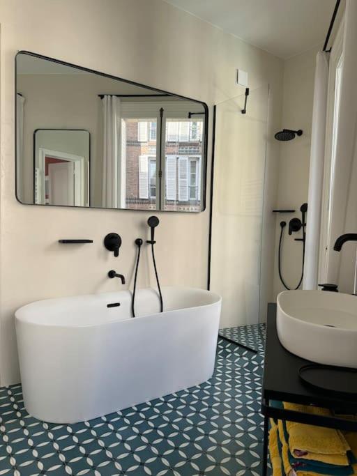 Joyau au coeur du Marais - refait à neuf - luxueux - Appartement 2 Chambres Deluxe avec Balcon - 27