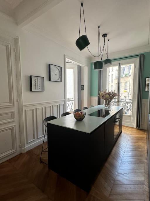 Joyau au coeur du Marais - refait à neuf - luxueux - Appartement 2 Chambres Deluxe avec Balcon - 48