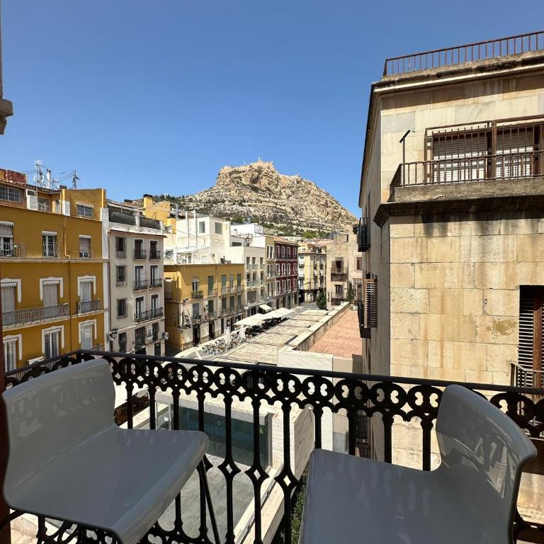 Plaza San Nicolas GAM - Five-Bedroom Deluxe Apartment - 2