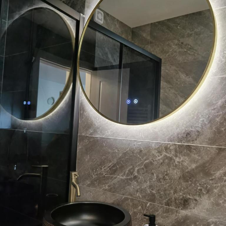 Venima luxury Seaview Pine Apartment - Two-Bedroom Apartment with Sea View - 17