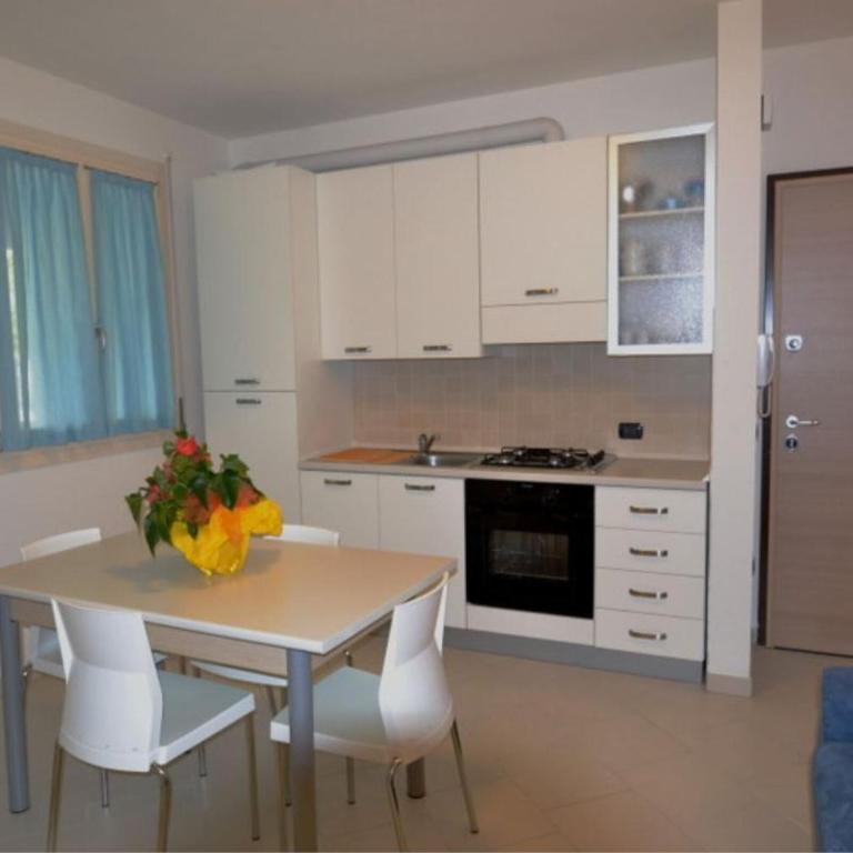 Bright apartment surrounded by greenery - Appartamento - 2