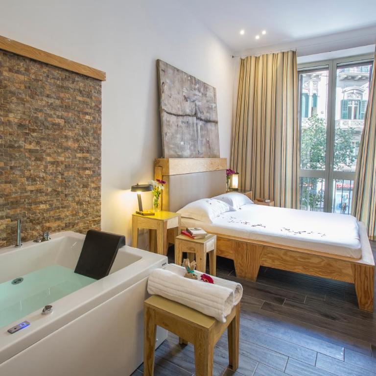 AQUAROOMS Suites - Camera Matrimoniale Deluxe con Vasca - 14
