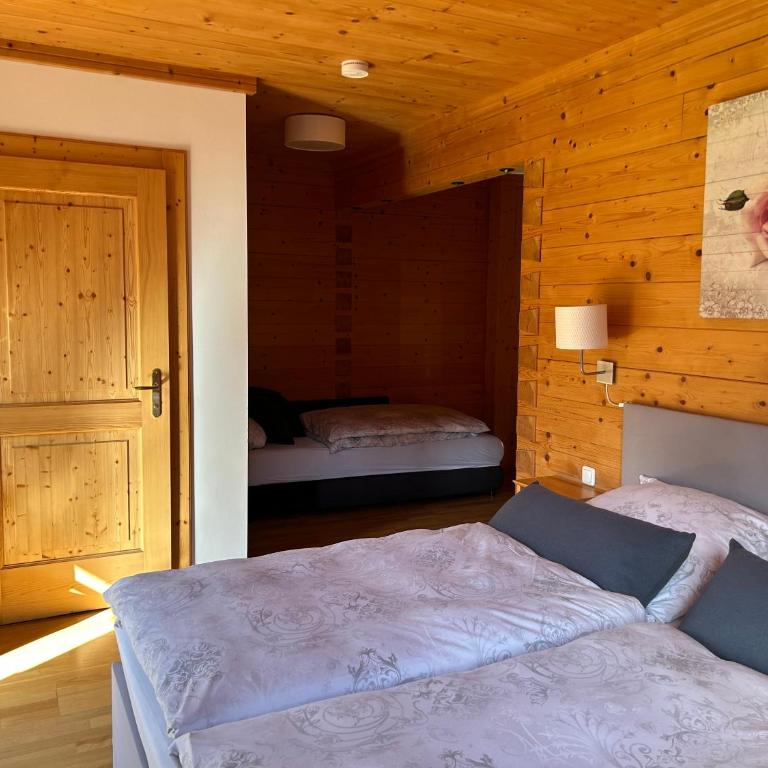 Haus Annabelle - Dreibettzimmer mit Balkon - 2