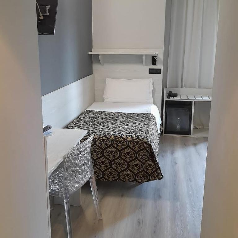 Hotel Continental - Single Room - 1