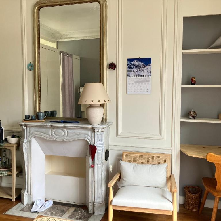 Chambre capitale Saint Lazare - Chambre Double avec Salle de Bains Privative - 4