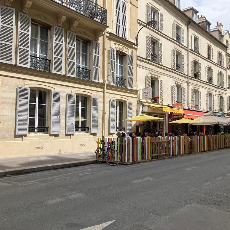Chambre capitale Saint Lazare - Chambre Double avec Salle de Bains Privative - 8