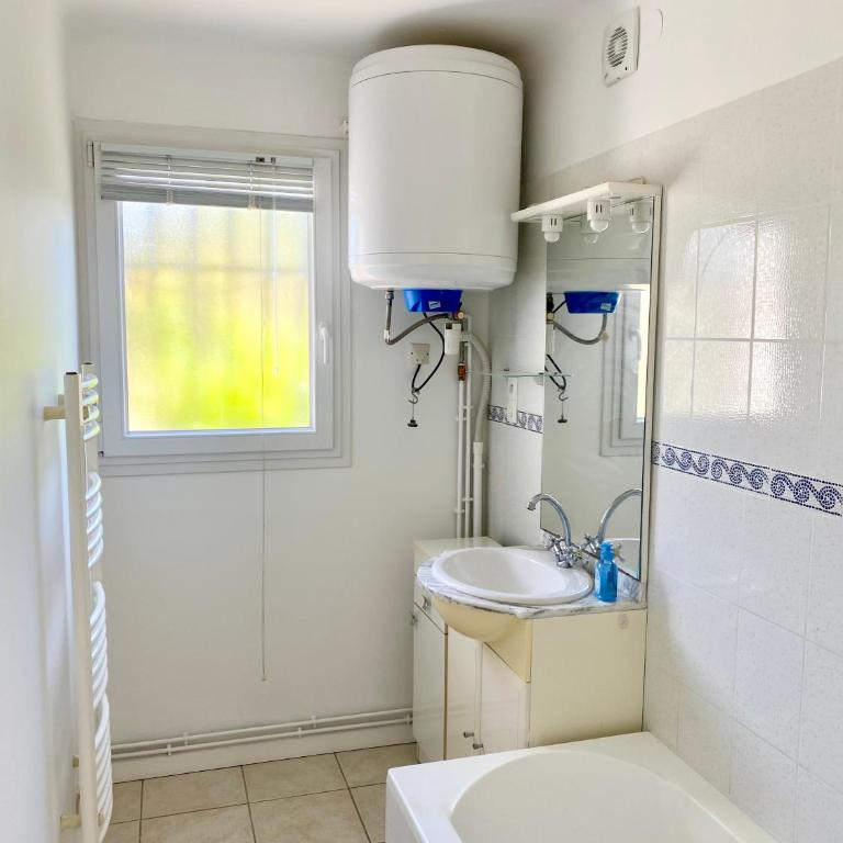 Chez Madou, T1 en bas de villa et rez de jardin à 900m de la mer et des commerces - Appartamento con 1 Camera da Letto - 8