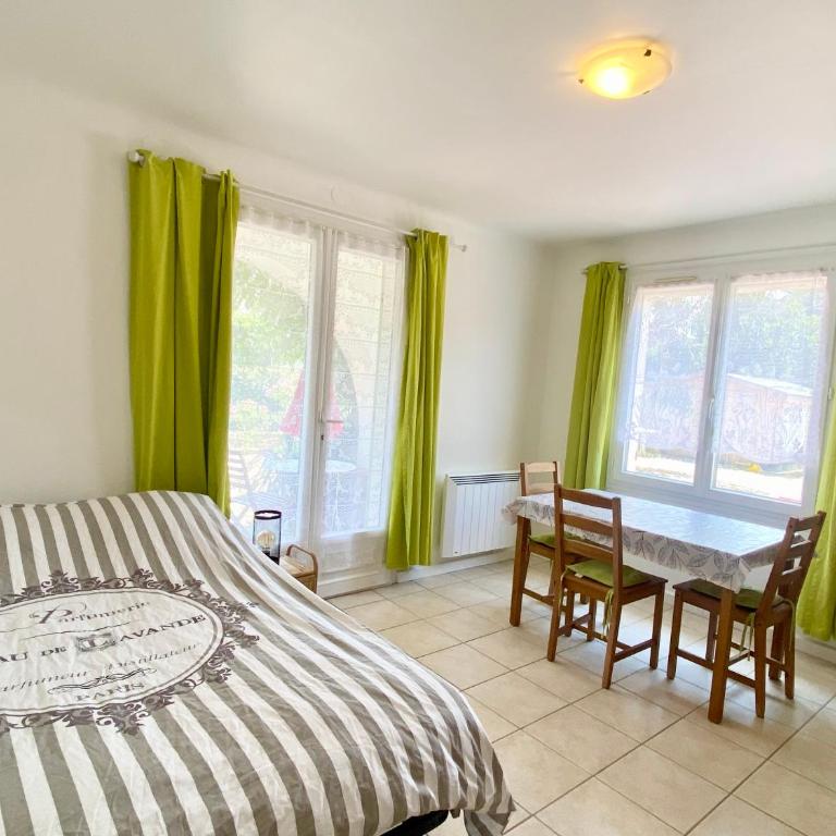 Chez Madou, T1 en bas de villa et rez de jardin à 900m de la mer et des commerces - Appartamento con 1 Camera da Letto - 4