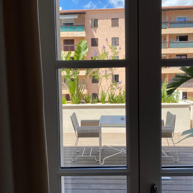 LILOU - Chambre de Luxe avec Terrasse - 4