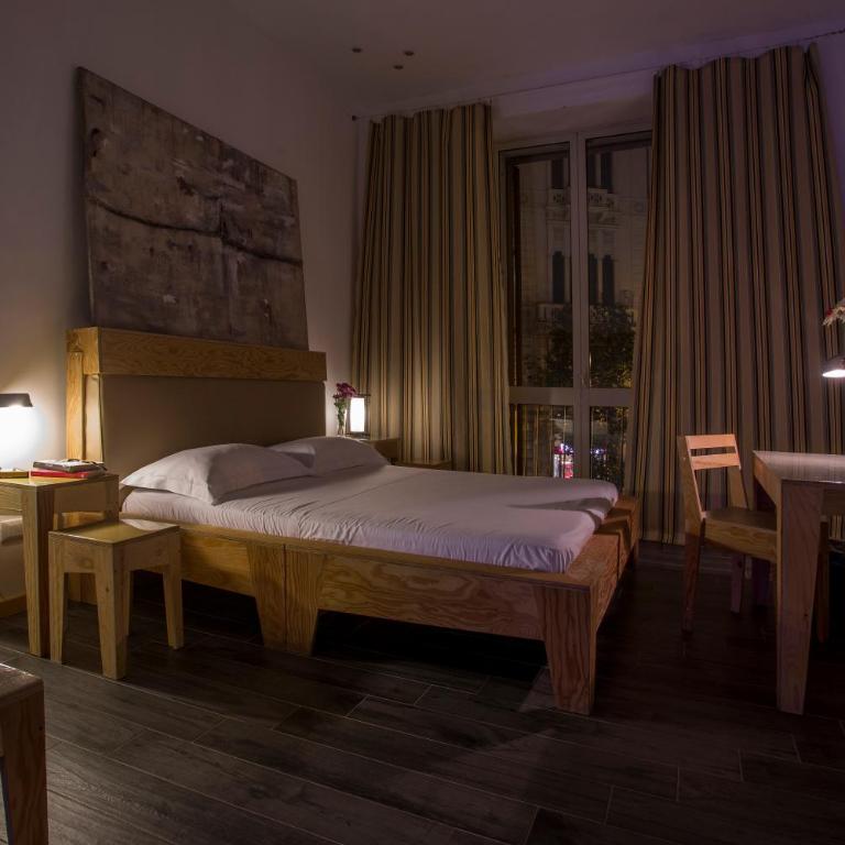 AQUAROOMS Suites - Camera Matrimoniale Deluxe con Vasca - 1