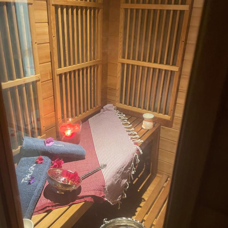 Houdarling Chalet et spa hammam jacuzzi et sauna - One-Bedroom House - 17