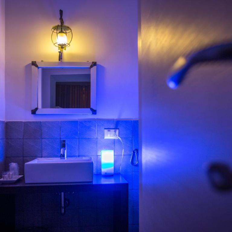 AQUAROOMS Suites - Camera Matrimoniale Deluxe con Vasca - 4