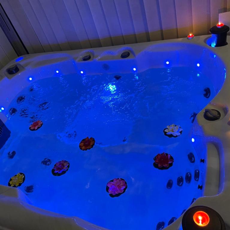 Houdarling Chalet et spa hammam jacuzzi et sauna - One-Bedroom House - 22