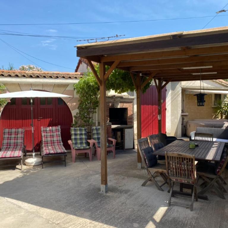 APPARTEMENT TOUT CONFORT AVEC PARKING FERMÉ - Apartment - 1