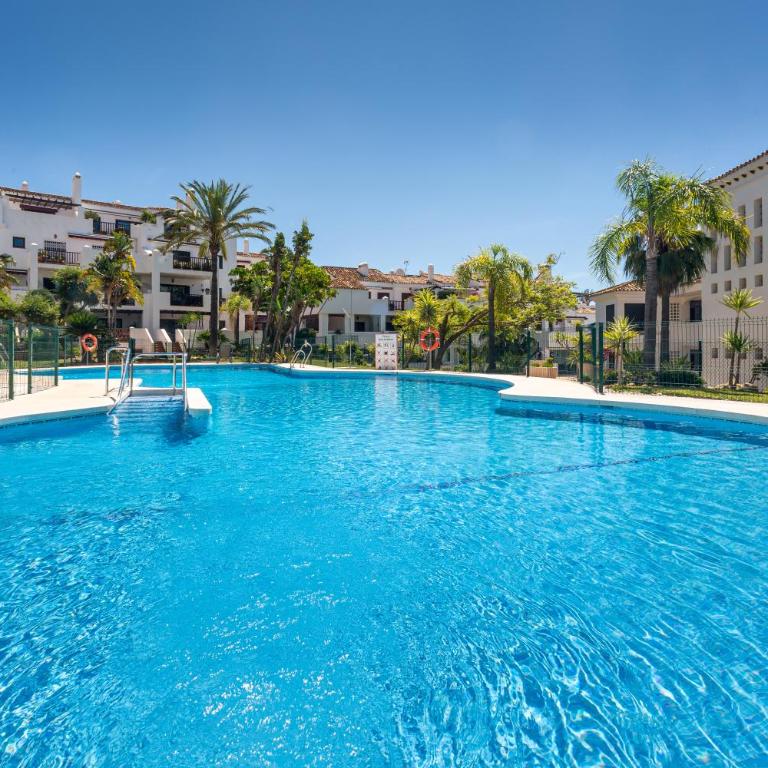 Finca San Antonio Two Bedroom apartment with swimming pool - Apartamento Deluxe de 2 dormitorios con vistas al jardín - 1
