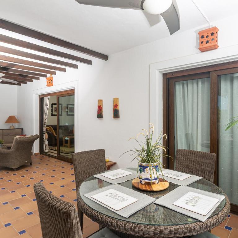 Finca San Antonio Two Bedroom apartment with swimming pool - Apartamento Deluxe de 2 dormitorios con vistas al jardín - 6