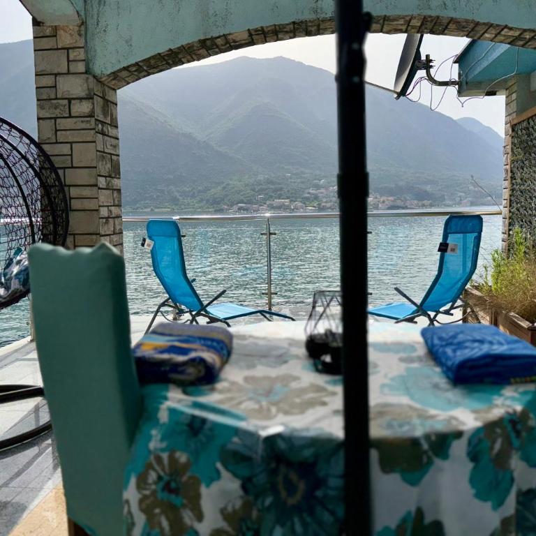 ApartHotel Maxim - One-Bedroom Apartment with Sea View and Balcony - 8