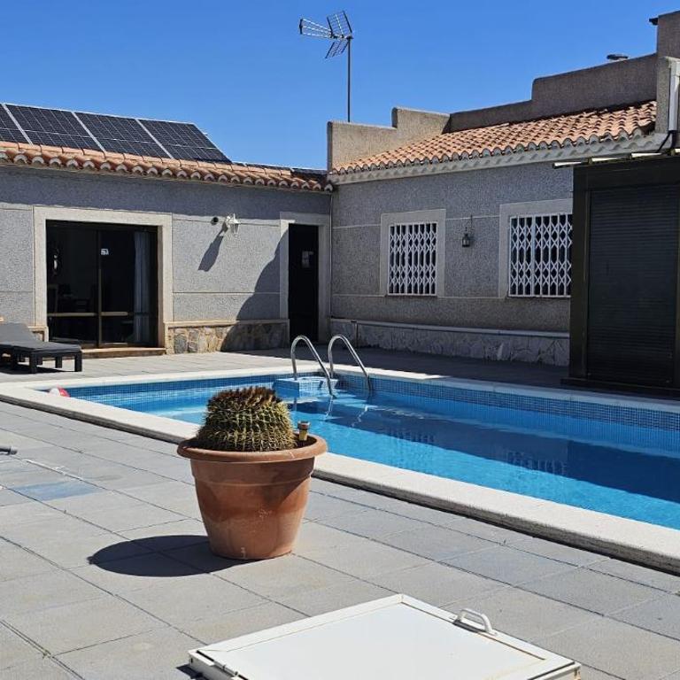 Townhouse with shared pool - Vacation Home - 25