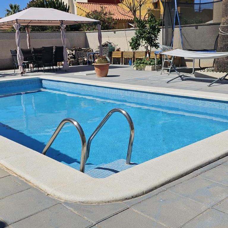 Townhouse with shared pool - Vacation Home - 29
