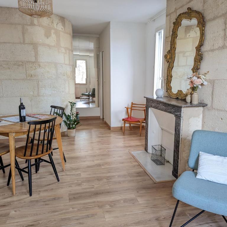 Cocon lumineux sous les toits de Bordeaux - Chambre Deluxe (2 Adultes + 1 Enfant) - 4