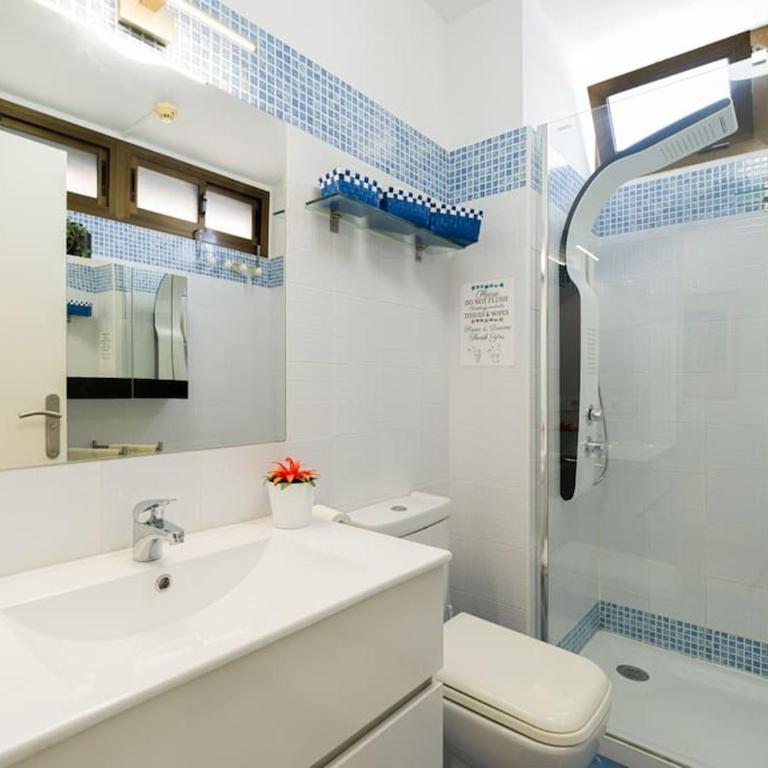 Las Arenas - ático con vistas panorámicas muy cerca de la playa - WiFi rápido - One-Bedroom Apartment - 18