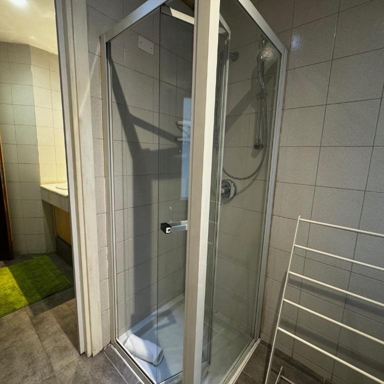 Residenza Manzoni Como Centre - Camera Matrimoniale con Bagno Privato - 5