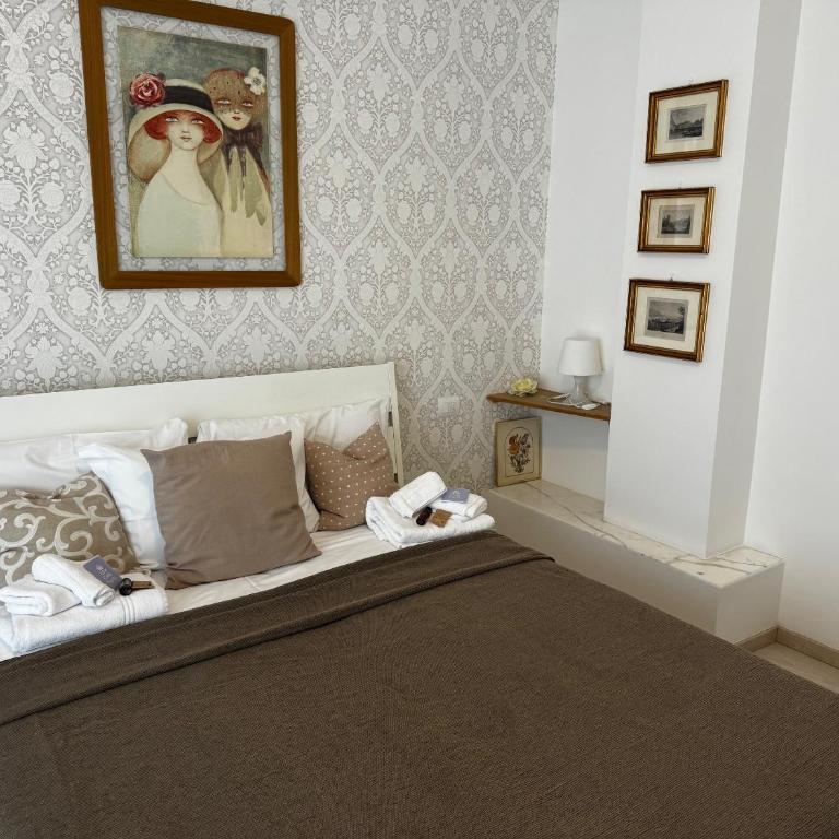 Residenza Manzoni Como Centre - Camera Matrimoniale con Bagno Privato - 12