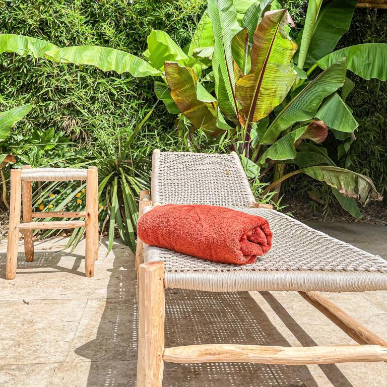 Charmante villa avec piscine chauffée, proximité des plages - Villa - 5