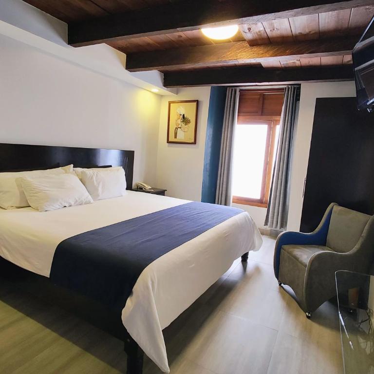 Hotel Barrio Antiguo - King Room - 4
