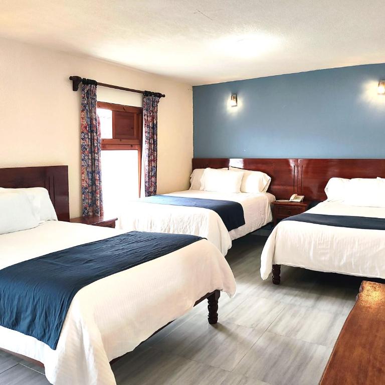 Hotel Barrio Antiguo - Triple Room - 2