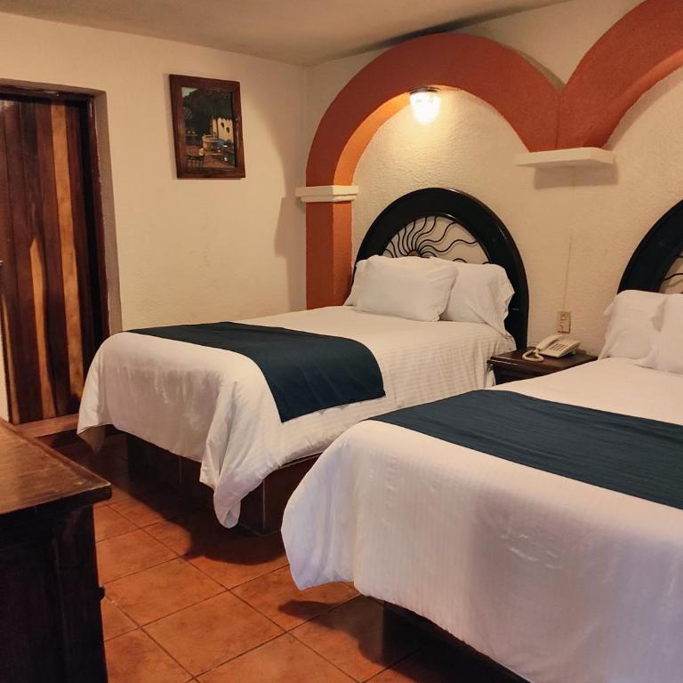 Hotel Barrio Antiguo - Standard Double Room with Two Double Beds - 4