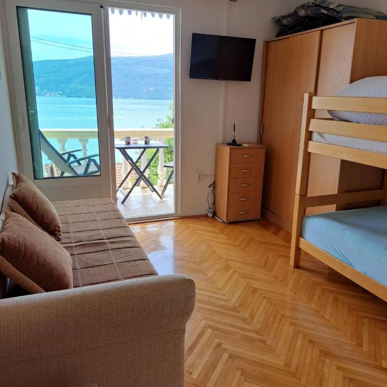 Veronika - One-Bedroom Apartment with Sea View - 8