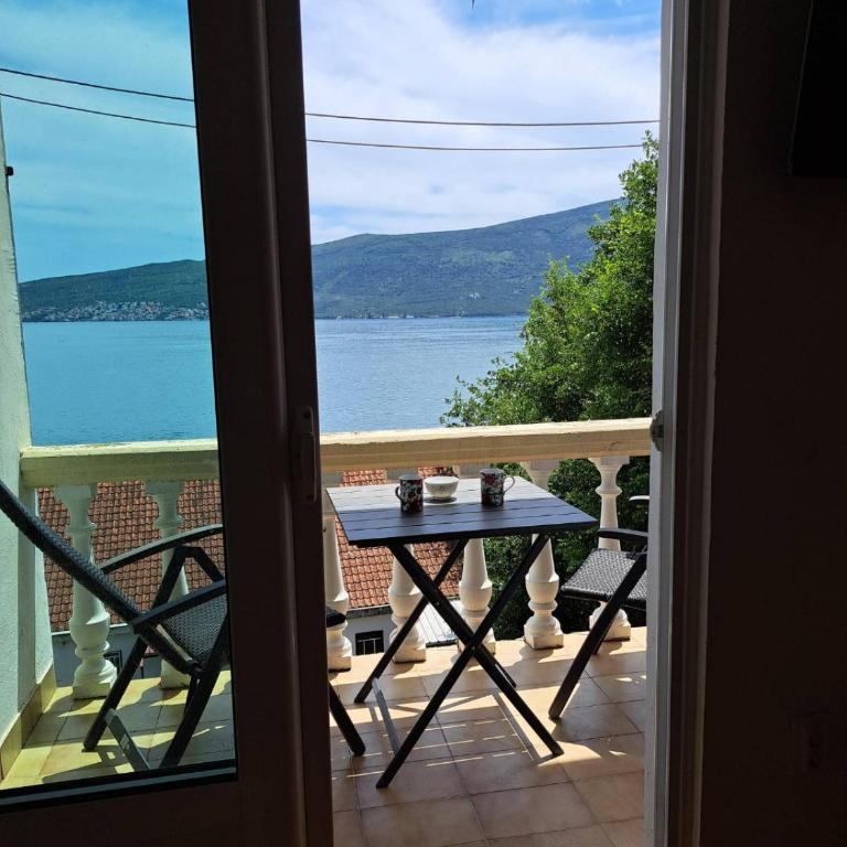 Veronika - One-Bedroom Apartment with Sea View - 10