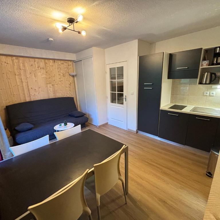 Studio Chic Rénové 1800 - Vue Pistes & Balcon - Appartamento con 1 Camera da Letto - 2