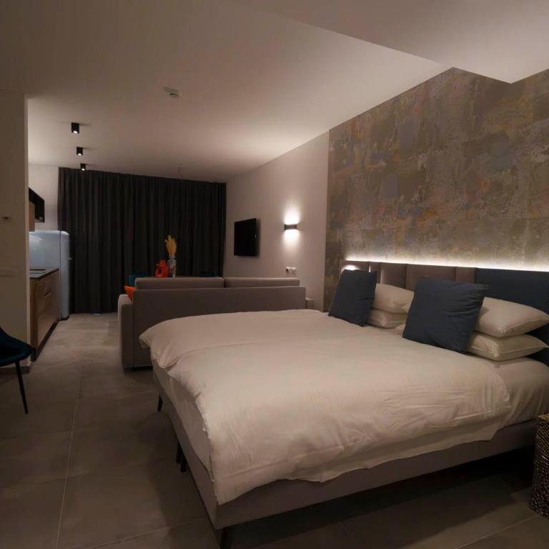 Attilio High Living Suites - Adults Only - Junior Suite with Lake view and Balcony - 17