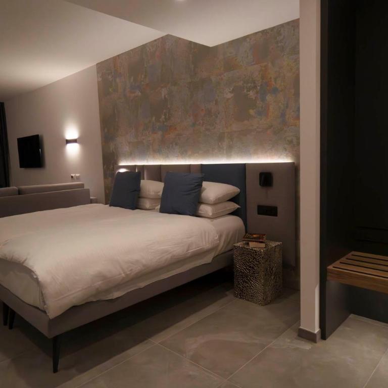 Attilio High Living Suites - Adults Only - Junior Suite with Lake view and Balcony - 14