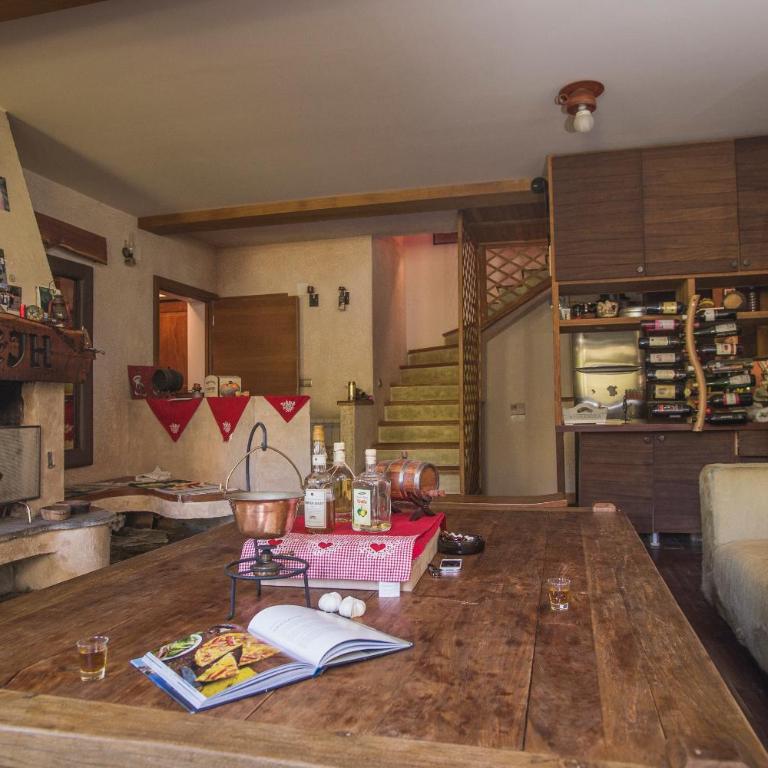 Guesthouse Šejn - Seven-Bedroom House - 18